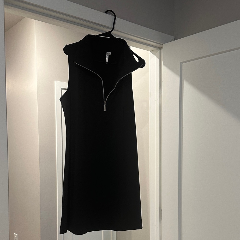 Lulu-B Black Sleeveless Mini Dress with Zipper